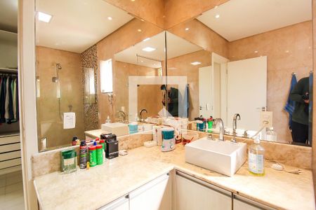 Casa à venda com 270m², 5 quartos e 3 vagas Casa à venda com 270m², 5 quartos e 3 vagasBanheiro da Suíte 1