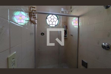 Casa à venda com 170m², 3 quartos e 4 vagasBanheiro suite 1