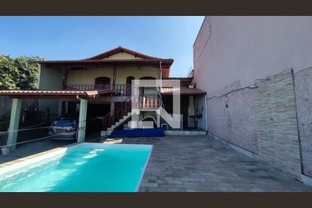 Casa à venda com 170m², 3 quartos e 4 vagasPiscina