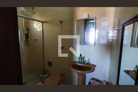 Casa à venda com 170m², 3 quartos e 4 vagasBanheiro suite 1