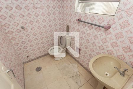 Banheiro de casa para alugar com 2 quartos, 72m² em Vila Brasilina, São Paulo