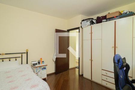 Casa à venda com 375m², 5 quartos e 5 vagas Casa à venda com 375m², 5 quartos e 5 vagasQuarto