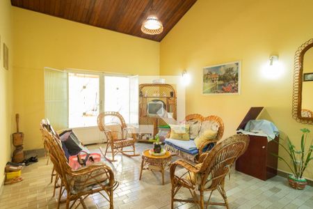 Casa à venda com 375m², 5 quartos e 5 vagas Casa à venda com 375m², 5 quartos e 5 vagasSala de Estar