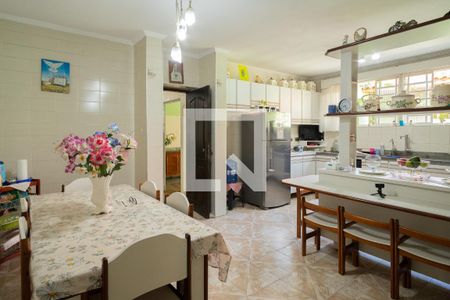 Casa à venda com 375m², 5 quartos e 5 vagas Casa à venda com 375m², 5 quartos e 5 vagasCopa