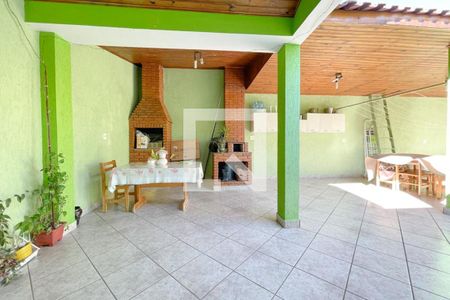 Casa à venda com 375m², 5 quartos e 5 vagas Casa à venda com 375m², 5 quartos e 5 vagasÁrea - Churrasqueira