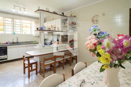 Casa à venda com 375m², 5 quartos e 5 vagas Casa à venda com 375m², 5 quartos e 5 vagasCopa Copa