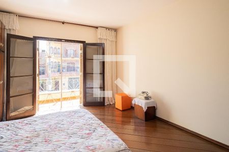 Casa à venda com 375m², 5 quartos e 5 vagas Casa à venda com 375m², 5 quartos e 5 vagasSuíte 2