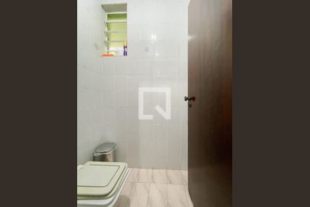 Casa à venda com 375m², 5 quartos e 5 vagas Casa à venda com 375m², 5 quartos e 5 vagasLavabo