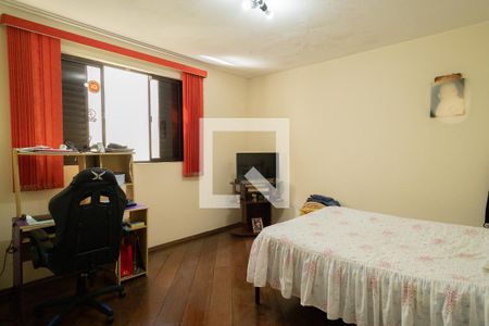 Casa à venda com 375m², 5 quartos e 5 vagas Casa à venda com 375m², 5 quartos e 5 vagasQuarto