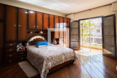 Casa à venda com 375m², 5 quartos e 5 vagas Casa à venda com 375m², 5 quartos e 5 vagasSuíte 2