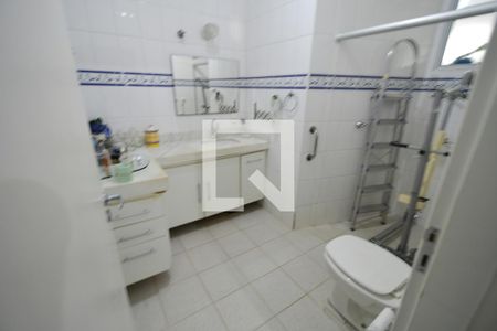 Casa à venda com 250m², 5 quartos e 2 vagasBanheiro 3 - Suíte