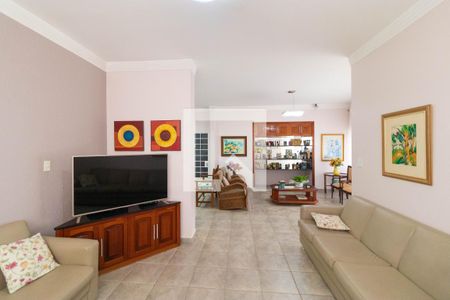 Casa para alugar com 369m², 5 quartos e 2 vagasSalas