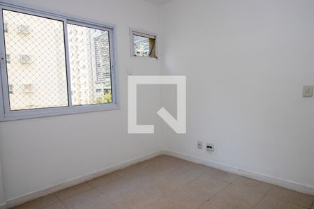Apartamento à venda com 112m², 4 quartos e 2 vagasQuarto 2