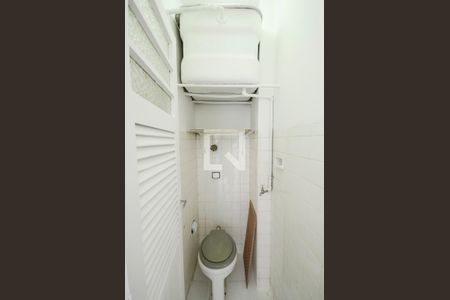 Banheiro de Serviço de apartamento à venda com 2 quartos, 68m² em Tijuca, Rio de Janeiro