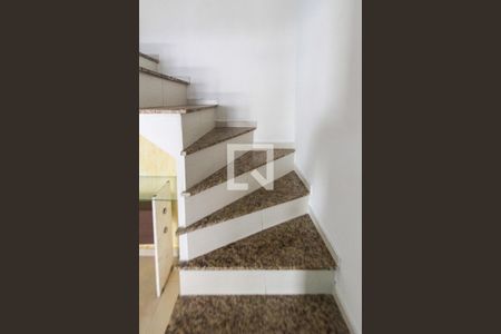 Casa à venda com 240m², 3 quartos e 2 vagasescada