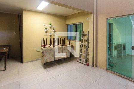 Casa à venda com 240m², 3 quartos e 2 vagasQuintal