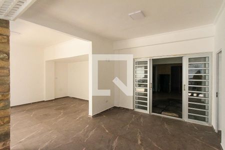 Casa à venda com 240m², 3 quartos e 2 vagasGaragem