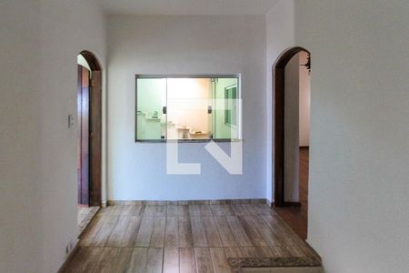 Casa à venda com 240m², 3 quartos e 2 vagasCorredor