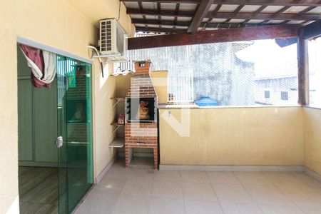 Casa à venda com 240m², 3 quartos e 2 vagasVaranda