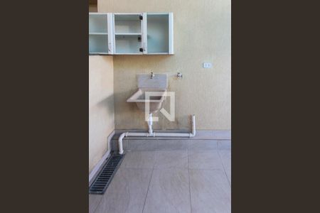 Casa à venda com 240m², 3 quartos e 2 vagasÁrea de Serviço