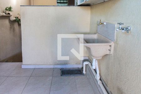 Casa à venda com 240m², 3 quartos e 2 vagasÁrea de Serviço