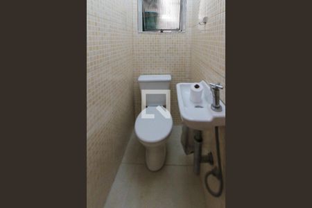 Lavabo de casa à venda com 3 quartos, 240m² em Vila Fernandes, São Paulo