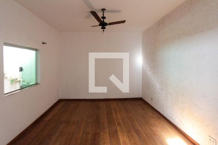 Casa à venda com 240m², 3 quartos e 2 vagasSuite 02