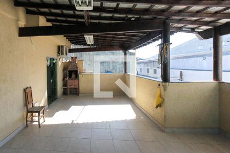 Casa à venda com 240m², 3 quartos e 2 vagasVaranda