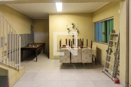 Casa à venda com 240m², 3 quartos e 2 vagasQuintal