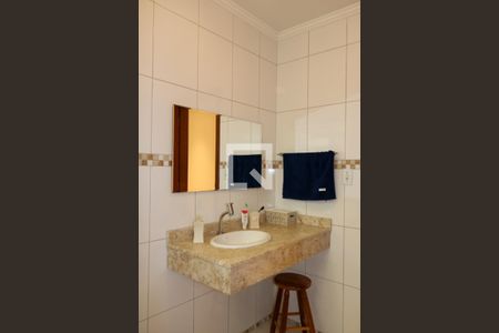 Casa à venda com 177m², 3 quartos e 2 vagasBanheiro Social