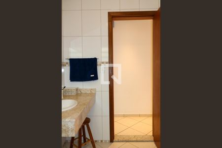 Casa à venda com 177m², 3 quartos e 2 vagasBanheiro Social