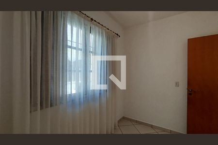 Casa à venda com 177m², 3 quartos e 2 vagasQuarto 2