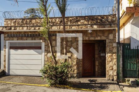 Casa à venda com 210m², 2 quartos e 4 vagasFachada