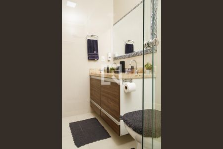 Casa à venda com 210m², 2 quartos e 4 vagasBanheiro do Quarto 1