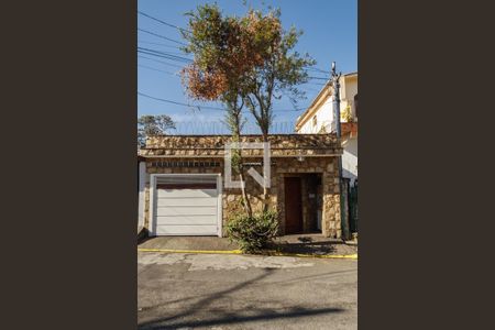 Casa à venda com 210m², 2 quartos e 4 vagasFachada