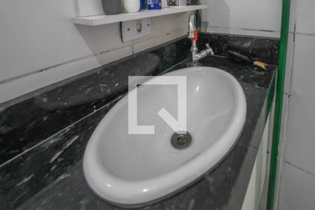 Casa de condomínio à venda com 75m², 2 quartos e 1 vaga Casa de condomínio à venda com 75m², 2 quartos e 1 vagaBanheiro