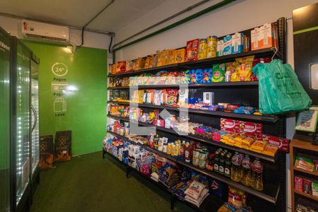 Apartamento para alugar com 55m², 2 quartos e 1 vaga Apartamento para alugar com 55m², 2 quartos e 1 vagaMini Mercado