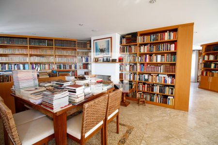 Apartamento à venda com 596m², 4 quartos e 6 vagasCobertura - Salão de Festas