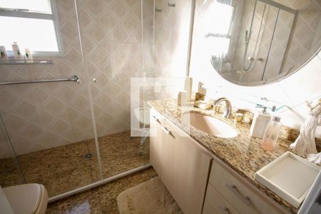 Apartamento à venda com 596m², 4 quartos e 6 vagasBanheiro da Suíte 2