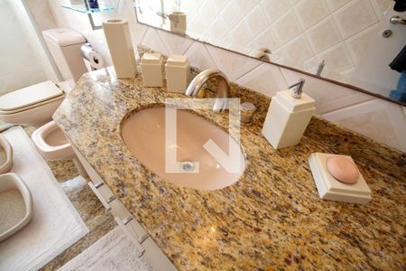 Apartamento à venda com 596m², 4 quartos e 6 vagasBanheiro da Suíte 4