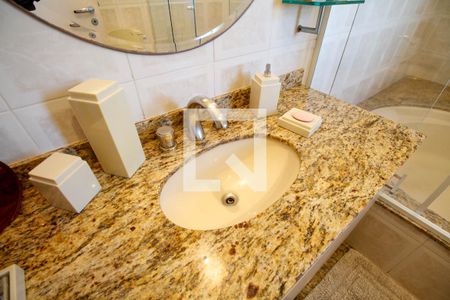 Apartamento à venda com 596m², 4 quartos e 6 vagasBanheiro da Suíte 1