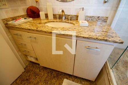 Apartamento à venda com 596m², 4 quartos e 6 vagasBanheiro da Suíte 1