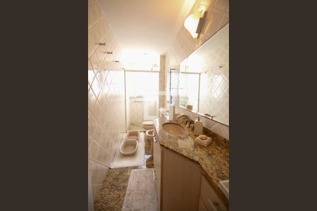 Apartamento à venda com 596m², 4 quartos e 6 vagasBanheiro da Suíte 4