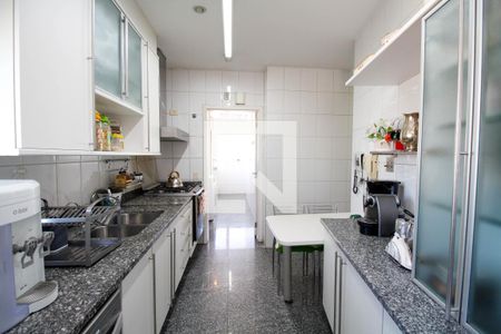 Apartamento à venda com 596m², 4 quartos e 6 vagasCozinha