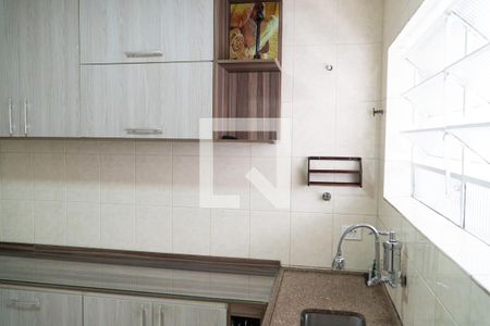 Cozinha de casa de condomínio para alugar com 2 quartos, 112m² em Jardim Monte Kemel, São Paulo