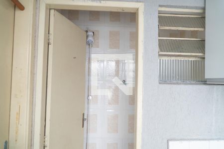 Casa de condomínio para alugar com 112m², 2 quartos e 2 vagasBanheiro dos Fundos