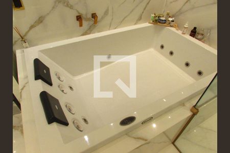 Apartamento à venda com 280m², 4 quartos e 4 vagasBanheiro da Suíte Master