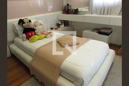 Apartamento à venda com 280m², 4 quartos e 4 vagasSuíte 1