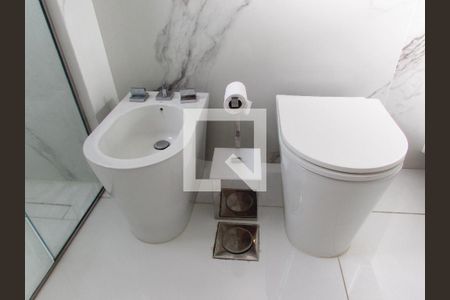 Apartamento à venda com 280m², 4 quartos e 4 vagasBanheiro da Suíte 1