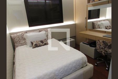 Apartamento à venda com 280m², 4 quartos e 4 vagasSuíte 2
